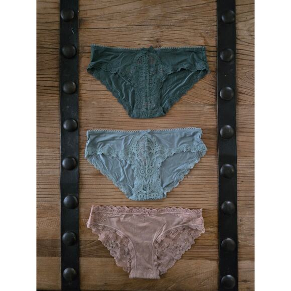 Victoria's Secret Dream Angels Hipkini Soft Satin Hip Hugger Panty sz XS New - Picture 3 of 4